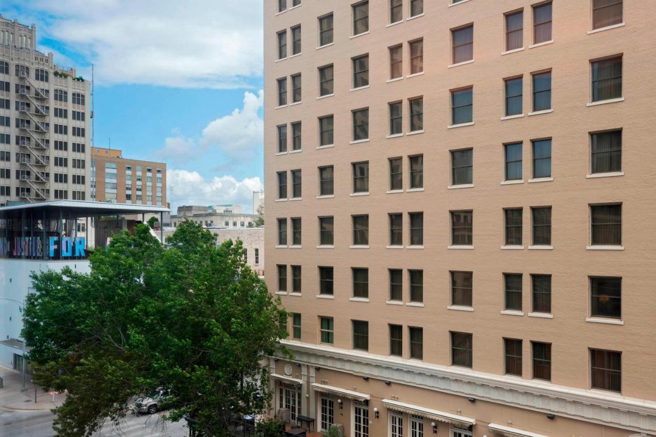 Aloft Austin Downtown Hotel Exterior photo